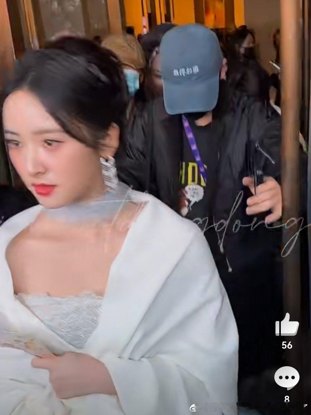 没刘海变路人脸了 