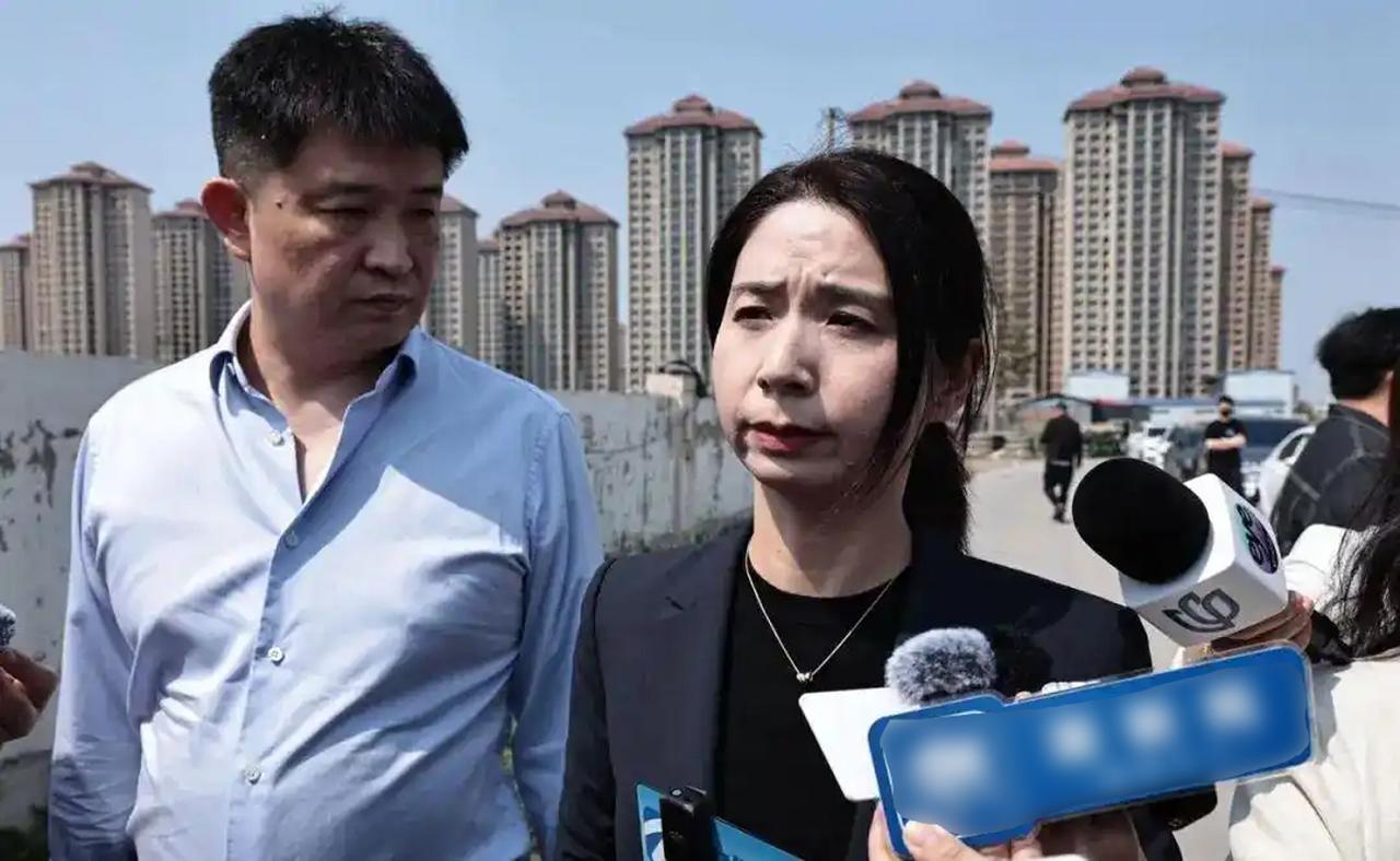 【全国首例职场性侵精神工伤案开庭，250万索赔背后的法律边界】
 
大家好，我是