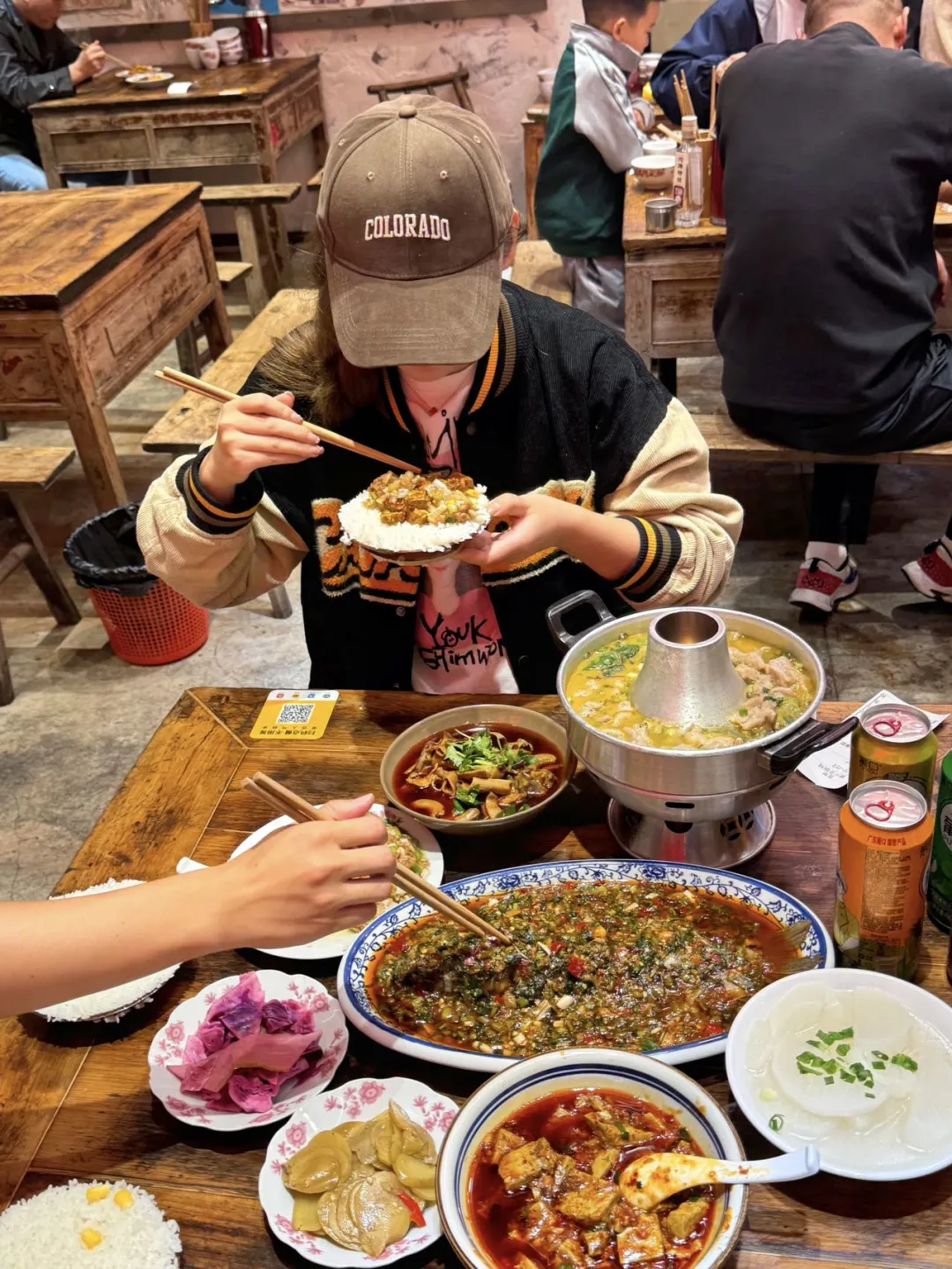 都江堰的老菜馆，缺点就是费米饭