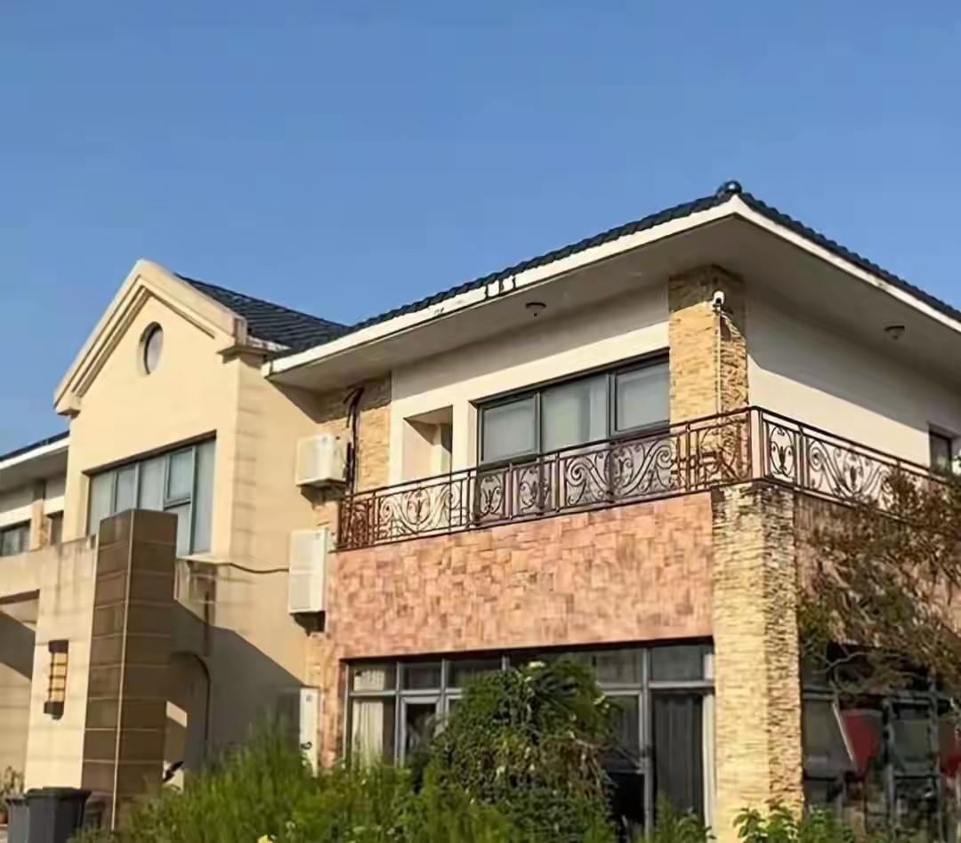 江苏一别墅暗藏代孕手术室，举报人卧底近4个月：医生月薪25万，卵妹住上海15家酒