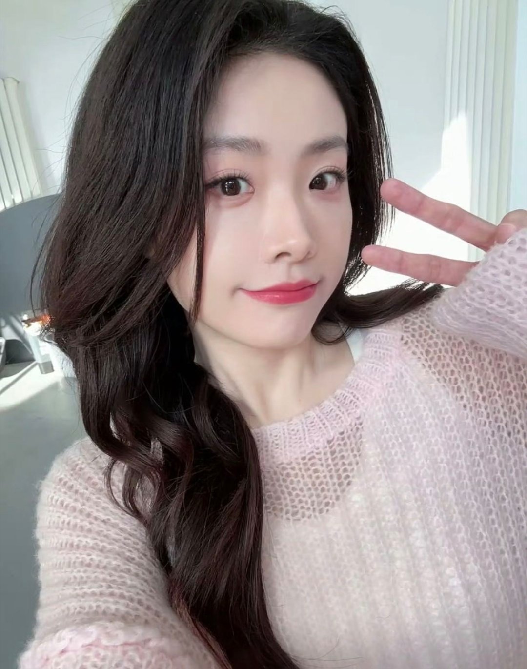 喻言你也想给大树织毛衣吗 北京台春晚活动太暖心！喻言为“我给大树织毛衣”宣传打c