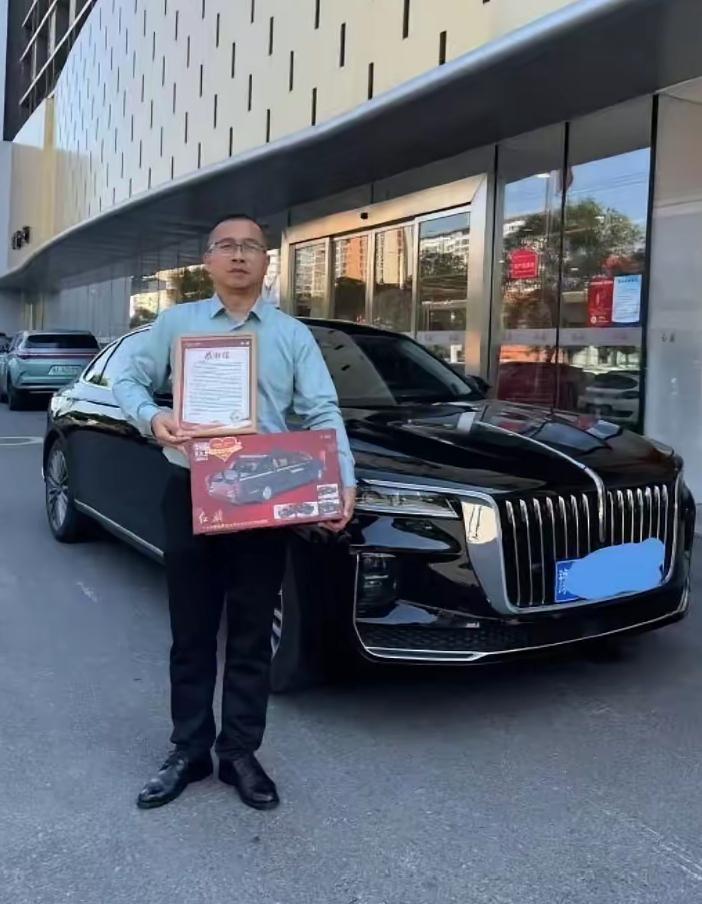 这下全国都知道了！9.3阅兵的礼宾车，居然有50辆是从河南老百姓手里借来的，现在
