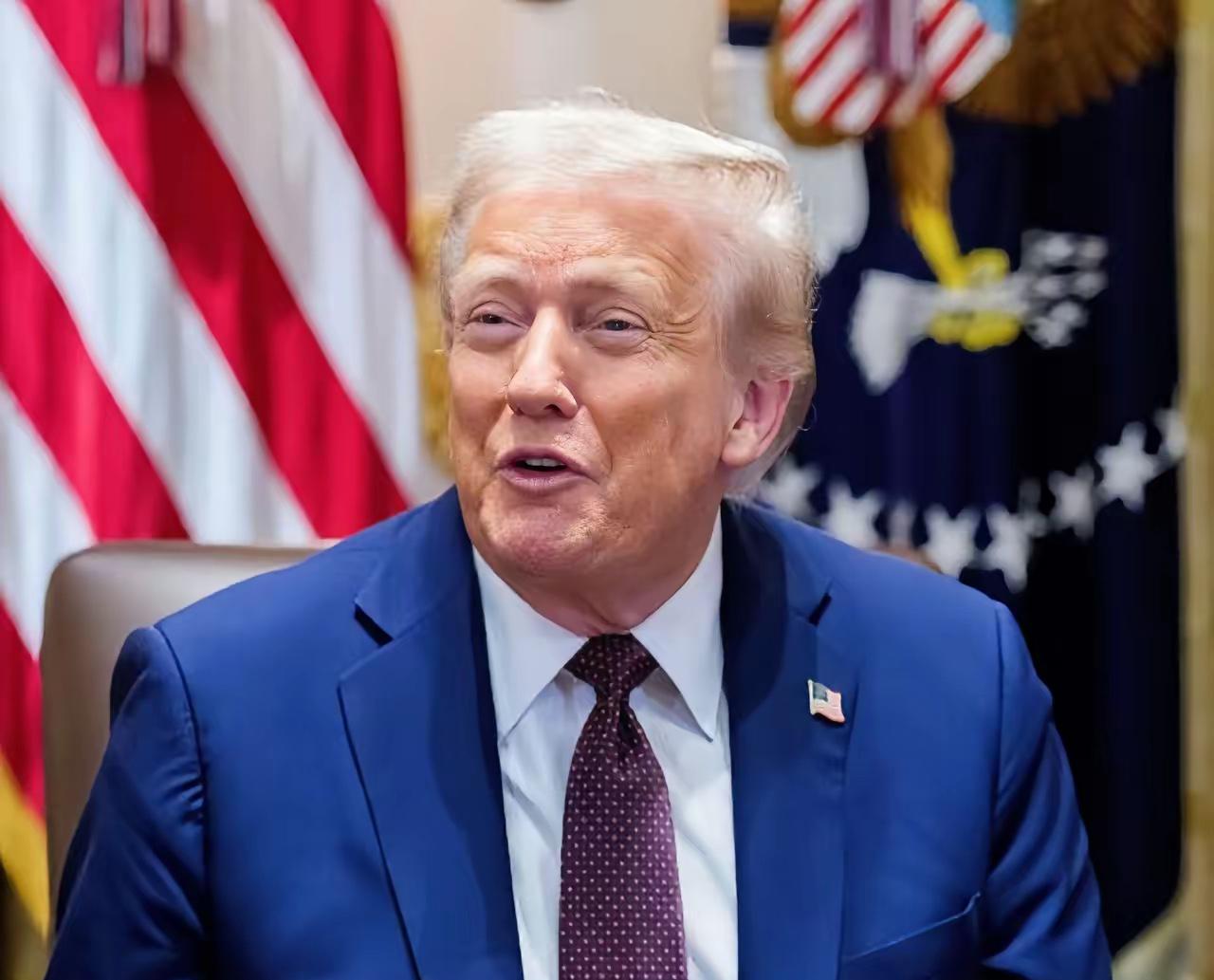 这简直是外交史上最“杀人诛心”的一幕！
​日本记者估计做梦也没想到，随口一问竟招