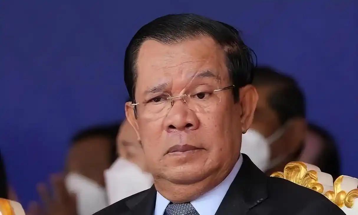 柬埔寨求锤得锤！先得罪中国，后打泰国的脸！现在好了，中国啥也不做就看着！先让泰国