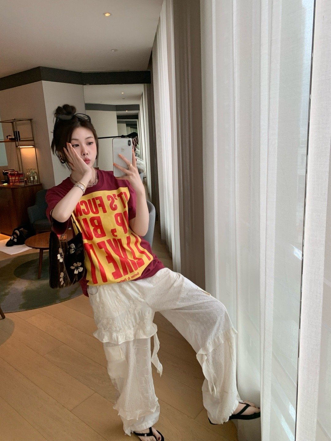 日常爱穿的松弛白裤子❕相信可以看到它很重工了 处处是小用心 再次感叹一下它的美 