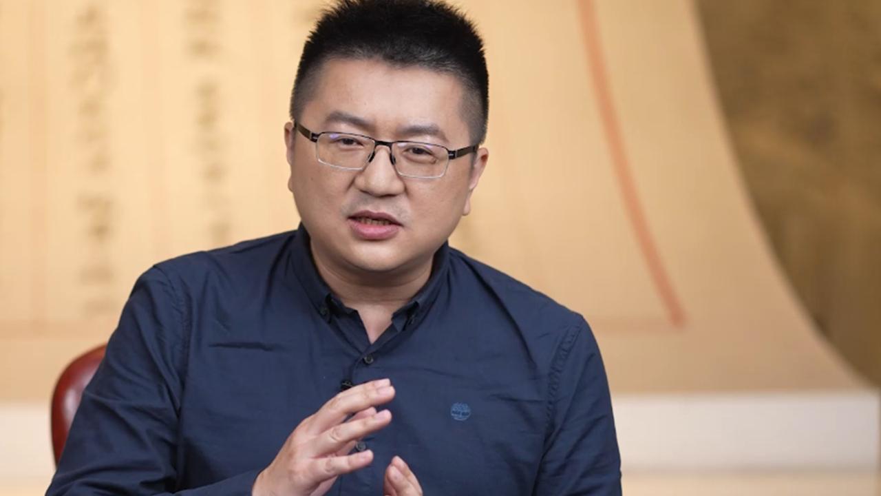 林明正说，大陆比国民党宅心仁厚。他说，近些天，竟然有国民党“民代”突然想起了旧时