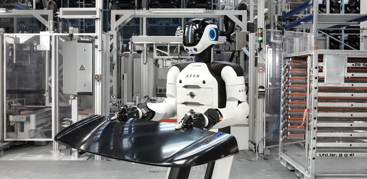 人形机器人在宝马工厂都能做些啥？
继去年在南卡罗来纳州斯帕坦堡工厂成功试运行人形