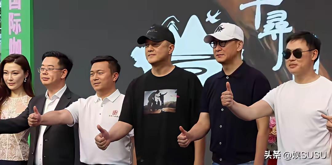 李亚鹏对经商，真的贼心不死！现在他又跑去云南开民宿去了。我看了一下他的民宿房价，