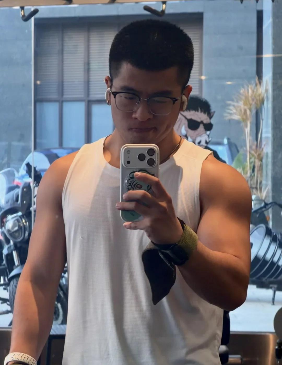 17 受不了了要缓缓吗
也行