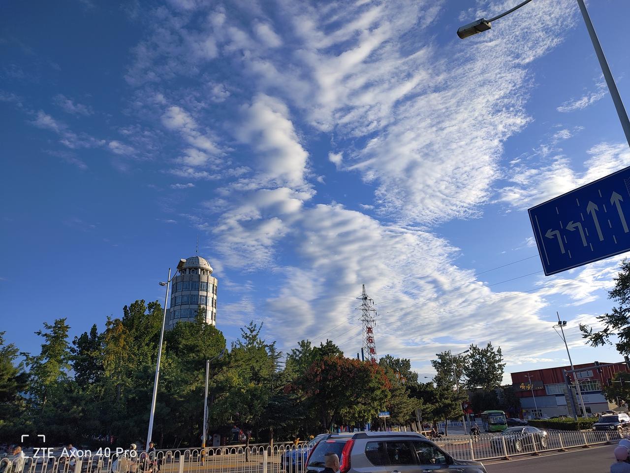 首先，坚决反对当地警方和稀泥的解决办法，但是，有一说一，这种事吧，有两个难点：