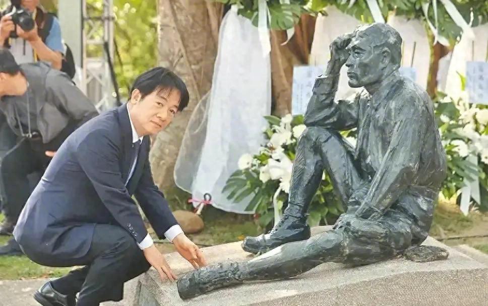 赖清德跪日军殖民者留“饮水思源”
认贼作父实锤，历史虚无主义玩脱
5月8日赖清德