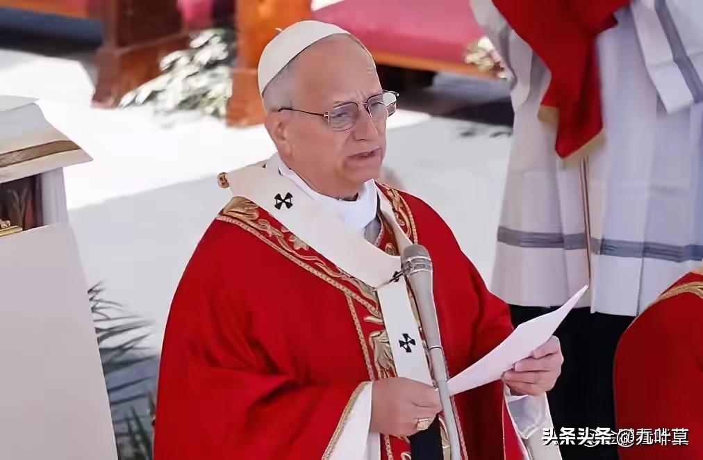 中东战事进入第二个月，教皇奥利罕见发表强硬讲话，虽未点名，却句句暗指——他直言“