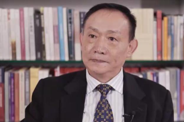 学者卢麒元，提出了一个惊世骇俗的主张：“立法者每次参与都要政审！”他说，因为最严