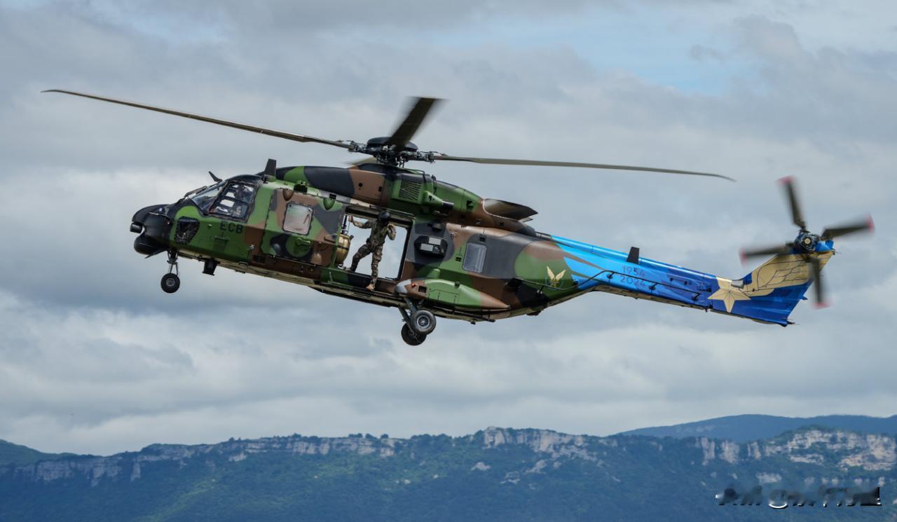 法国NH90通用型直升机、虎式武装直升机，非常有意思。
欧洲的NH90系列直升机