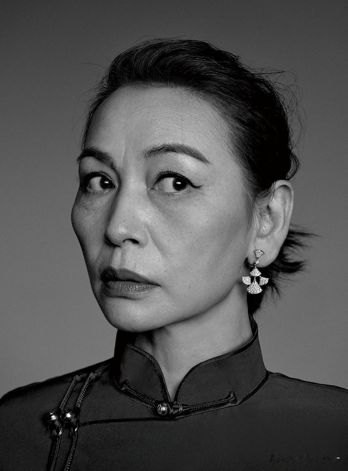 《悬案》旅馆案，

彻底被这个60岁的女演员圈粉了，

就是演旅馆老板娘的艾丽娅