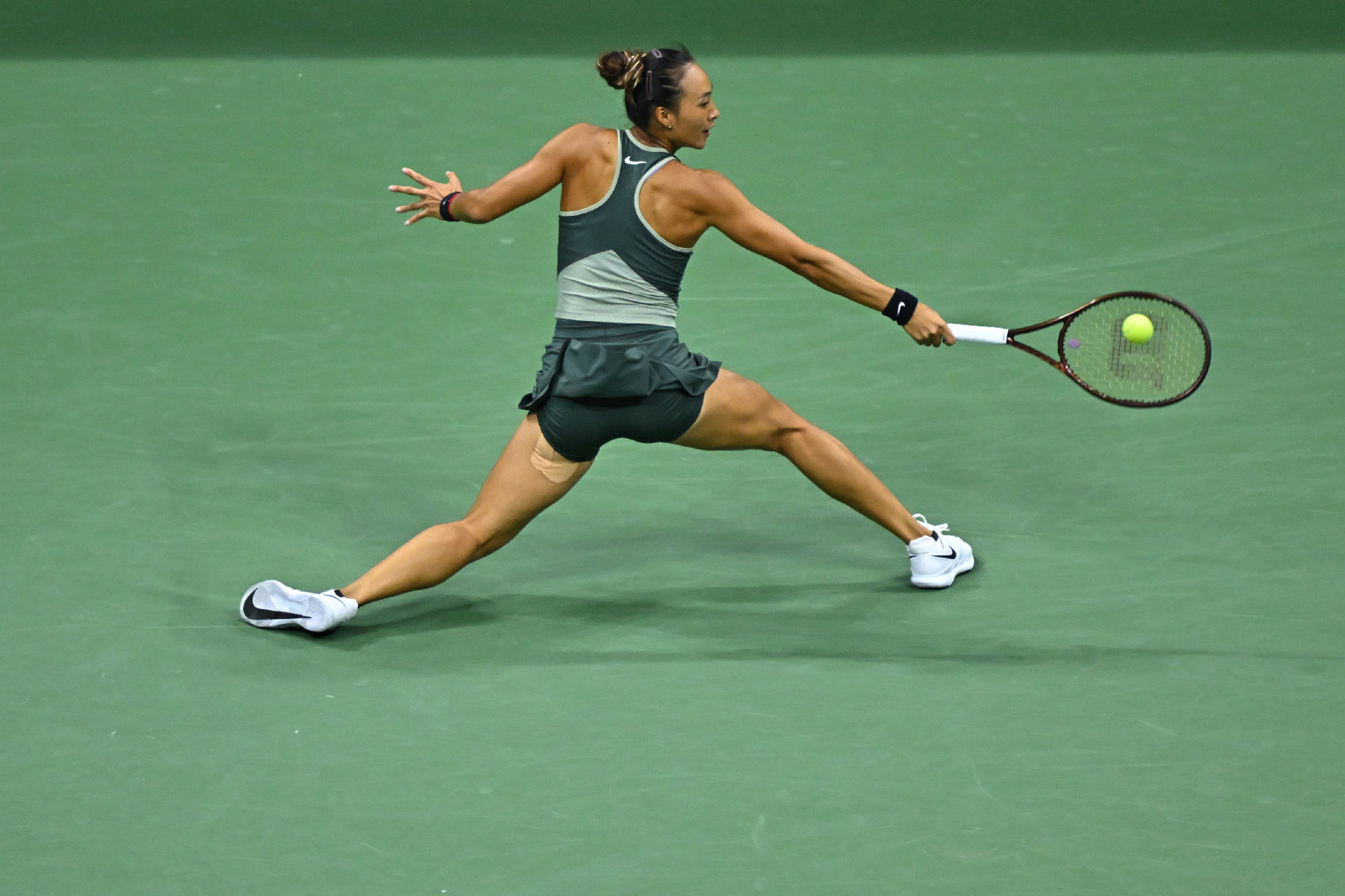 愈战愈勇 ✅ 郑钦文晋级美网32强2026美网女单第二轮，以 6-4/2-6/6
