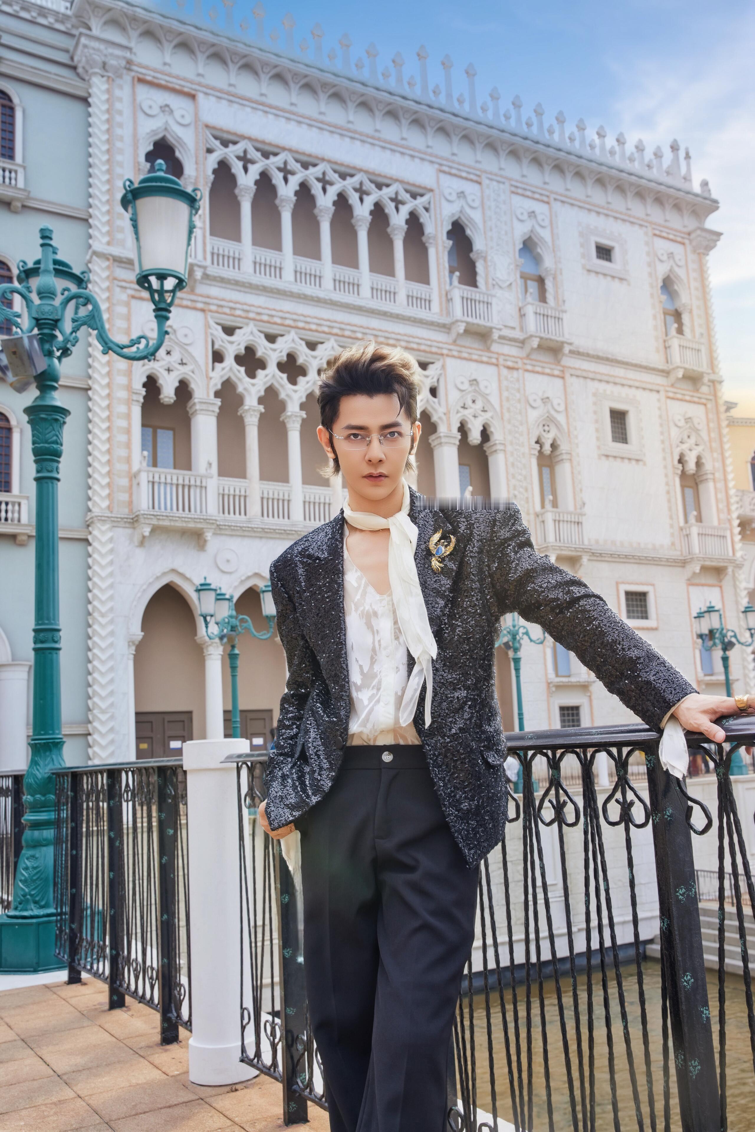 汪东城挑染狼尾亦正亦邪谁懂啊！汪东城这套直接帅到我心巴上了！挑染狼尾+半透衬衫，