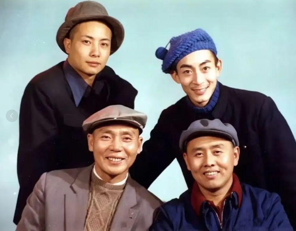 最早的西游记四人组，那肯定是 1986 版《西游记》里的啦。六小龄童演的孙悟空，