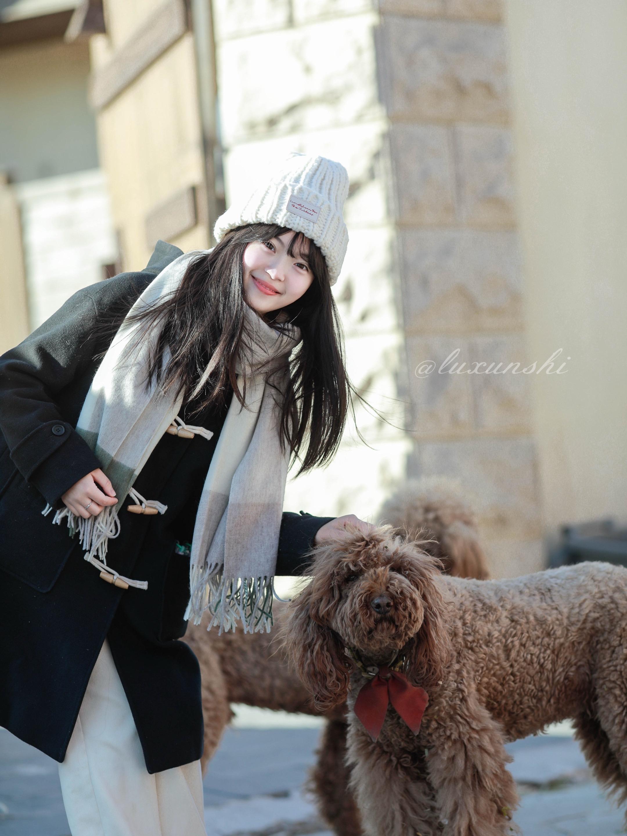 微笑的娃娃脸^•ω<^ ੭。我的站姐给我在楼下遛弯十分钟拍的神图 摄影...