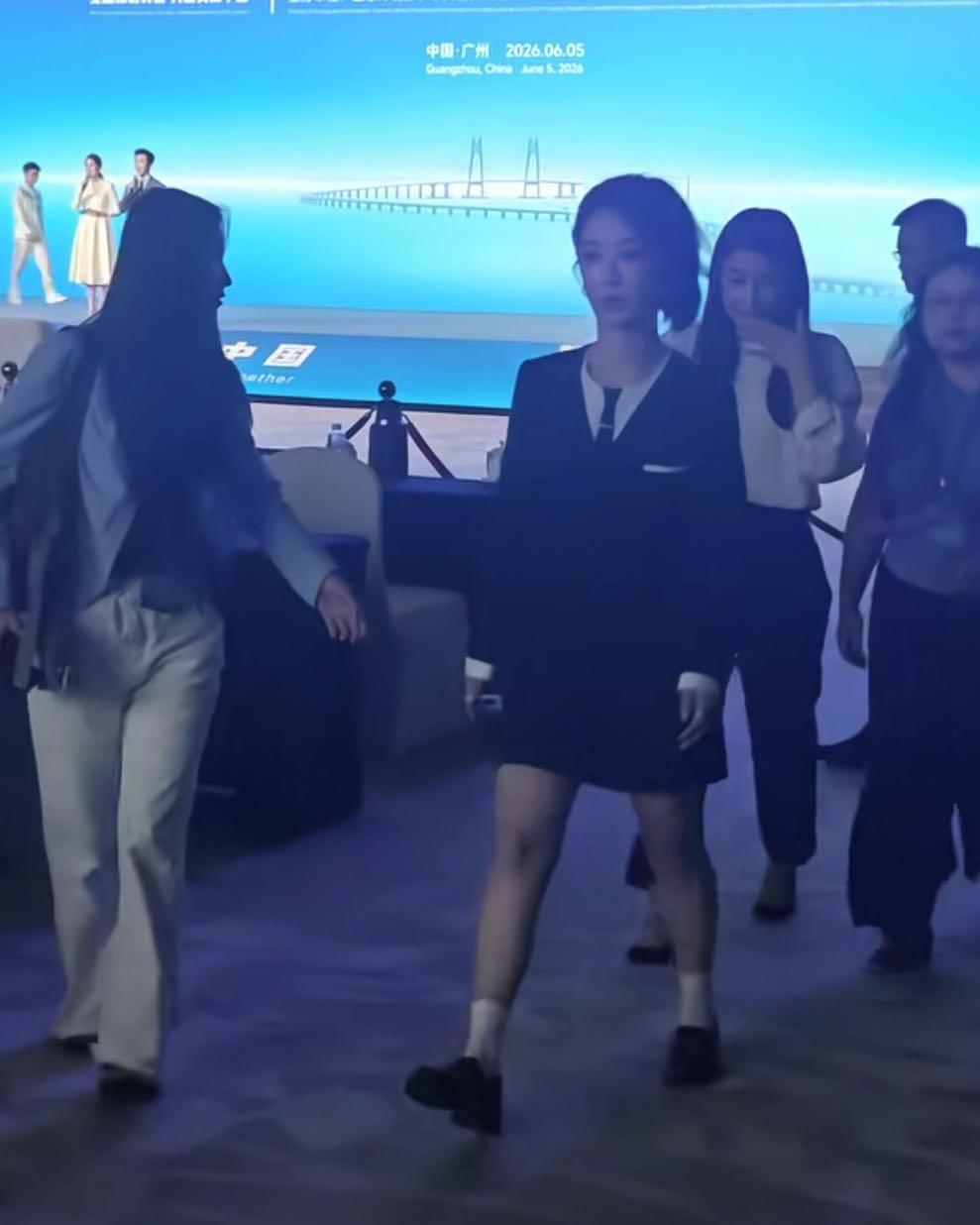 杨紫超绝身材比例