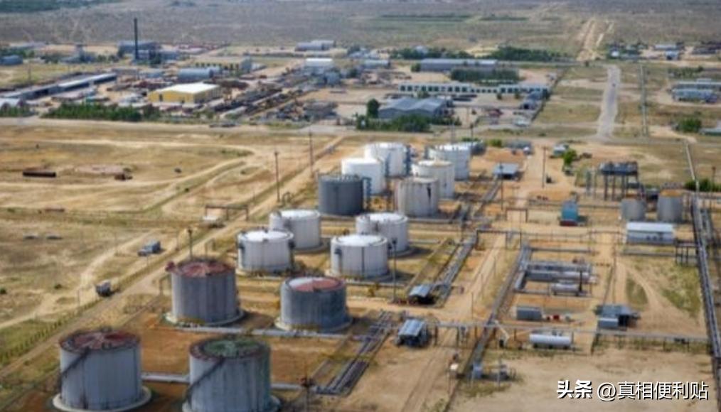 “这回中国绝对是脑子进水了，等着把底裤都赔光吧！”当年，面对中国豪掷50亿美元接