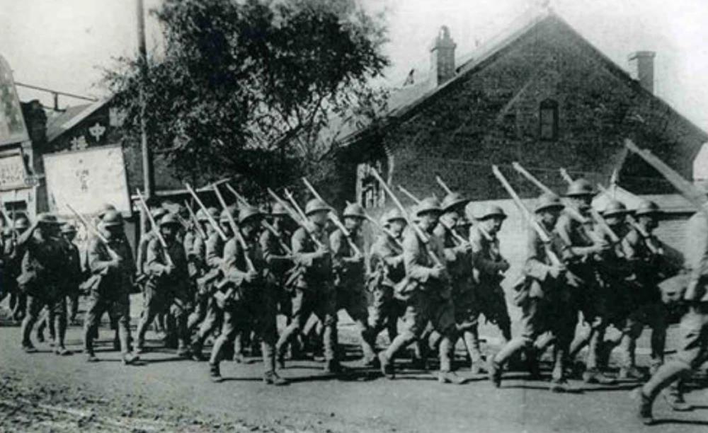 1942年1月，包森率领八路军13团800名战士伏击伪军一个营，伪军竟然来了2个