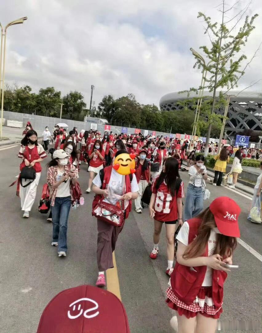 苏新皓你的红海在场外提前点亮，期待今晚舞台苏新皓场外红海提前点亮