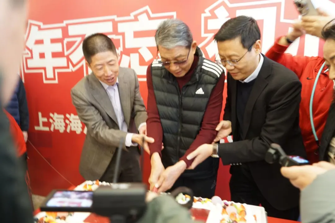 徐根宝亲自调馄饨馅款待海港庆生现场球迷，武磊等都说想来