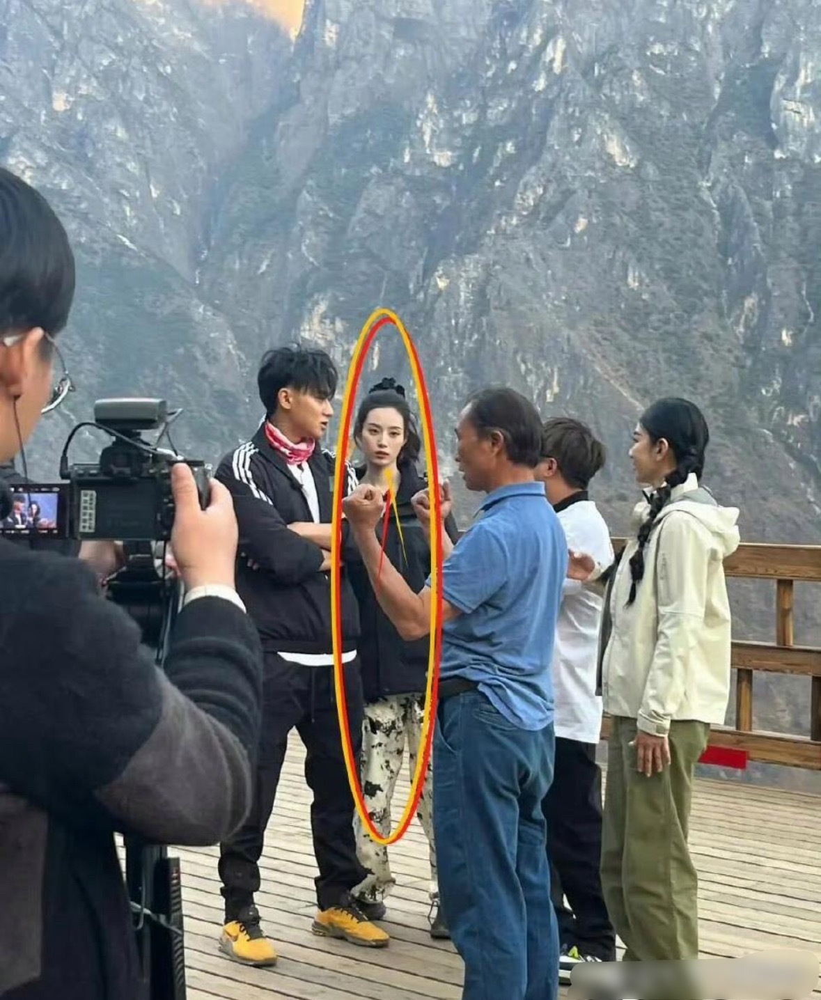 这一瞬间对漂亮产生执念了…徐艺洋越素越美 ​​​