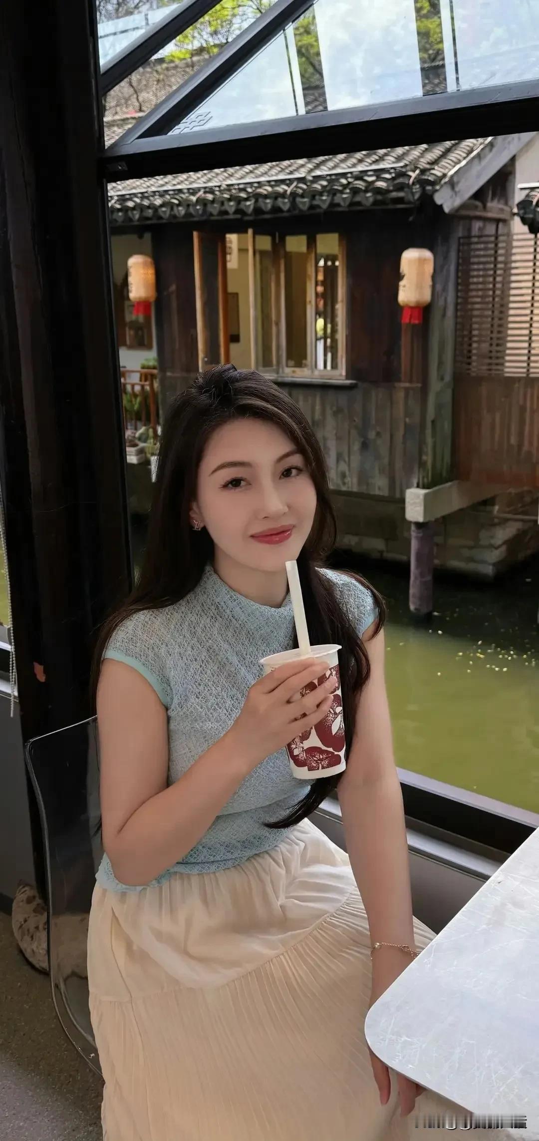 半盏清茶听夜雨，求下联