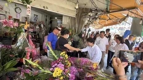 端午节假日，嘉义市长选战热度不输正午烈日。台中市长卢秀燕与嘉义市长黄敏惠今（19