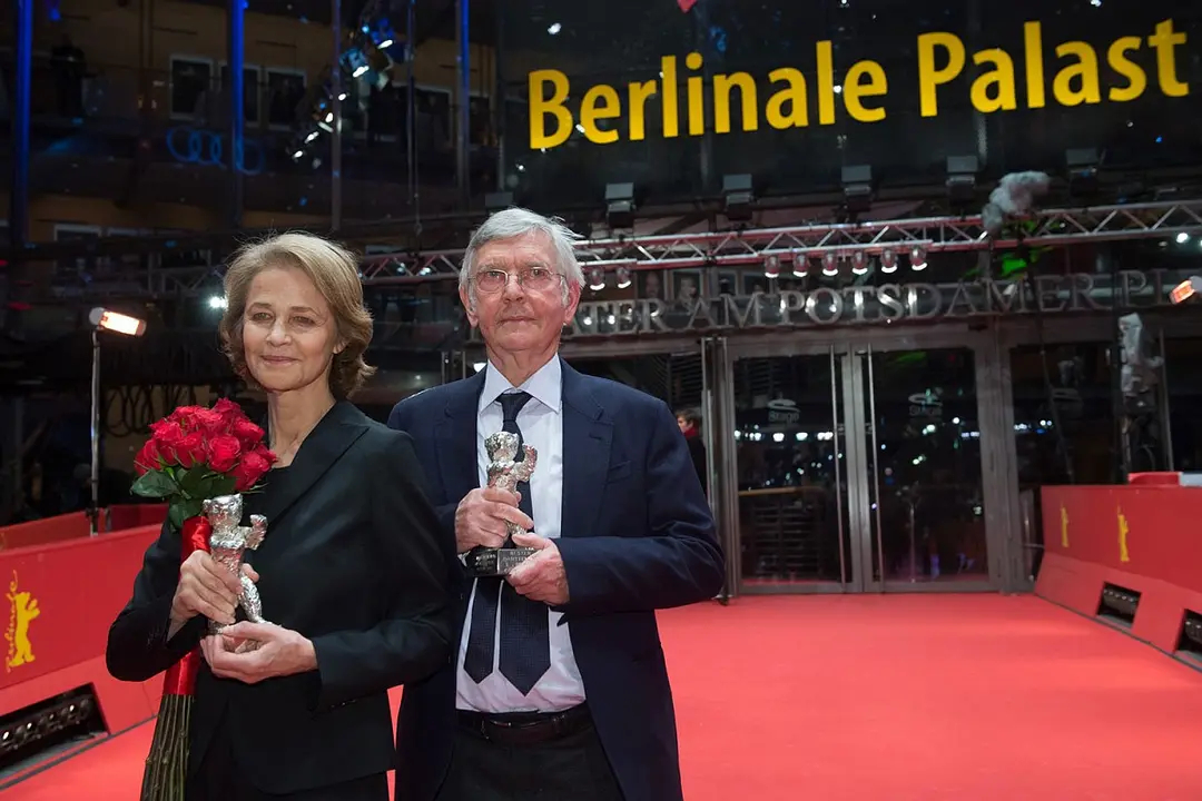 第76届柏林电影节获奖名单公布，英国男演员汤姆·康特奈凭借影片《海上女王》获得本