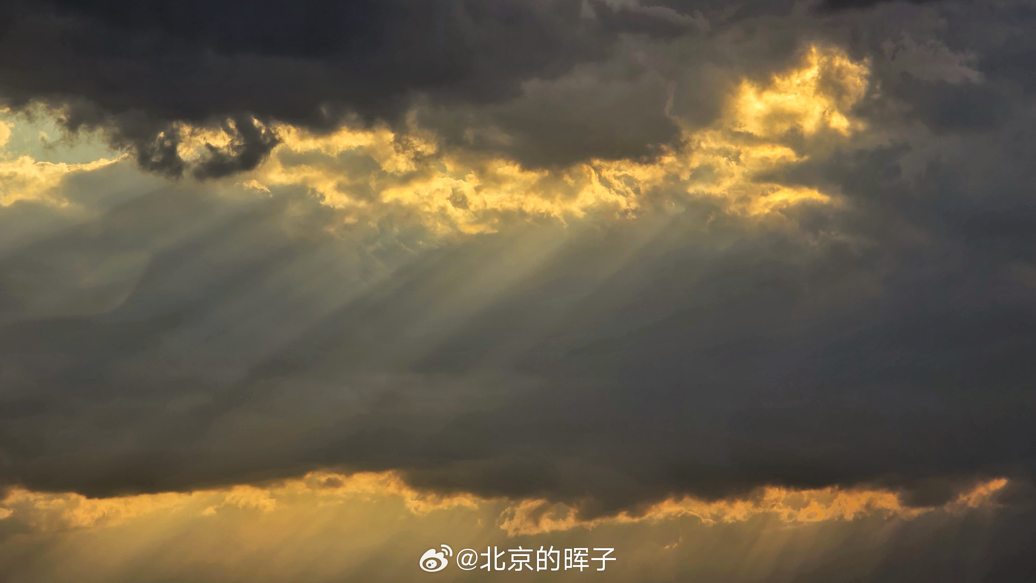 看西边，达利园（丁达尔）效应