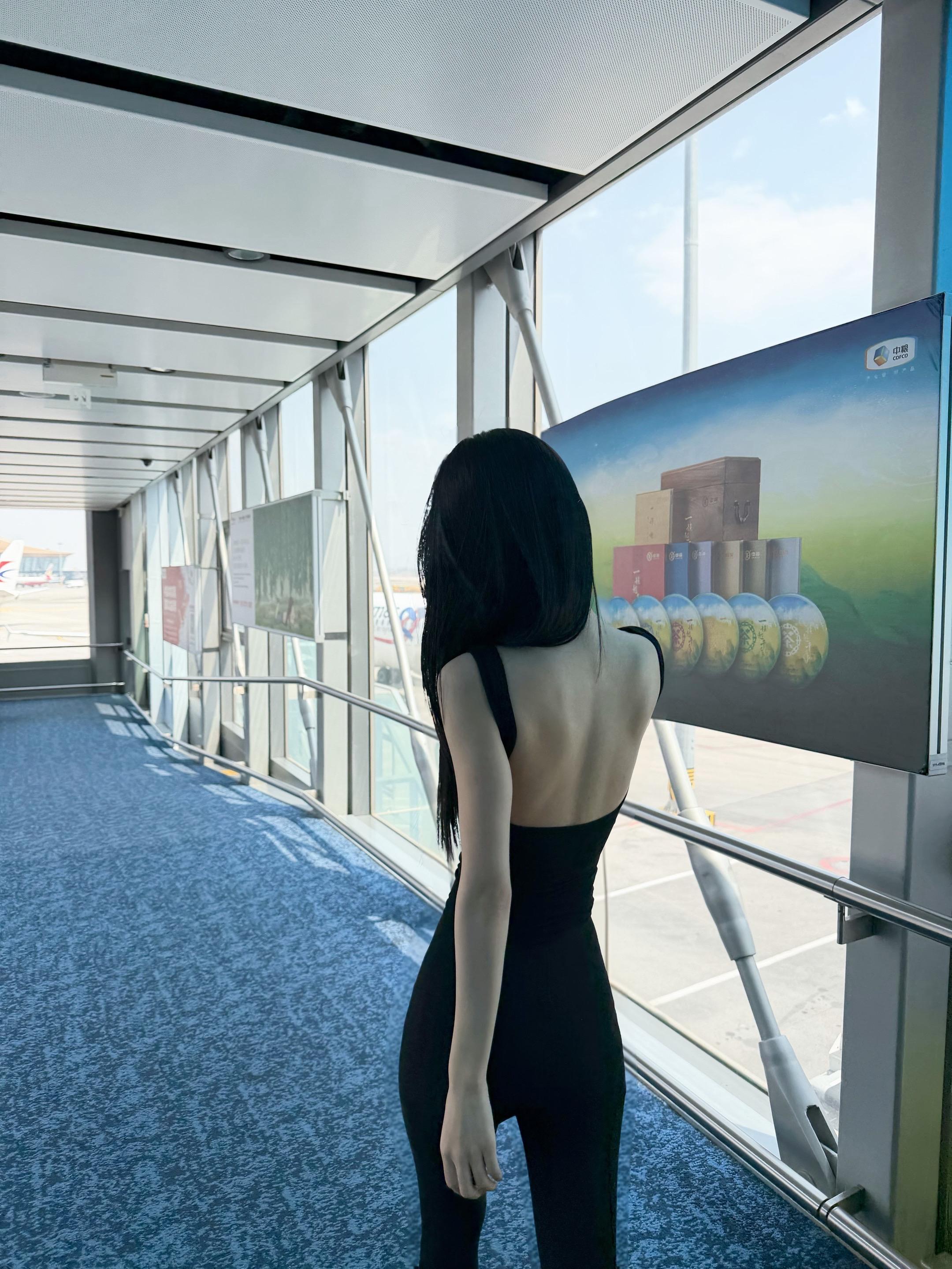 存点机场拍照姿势