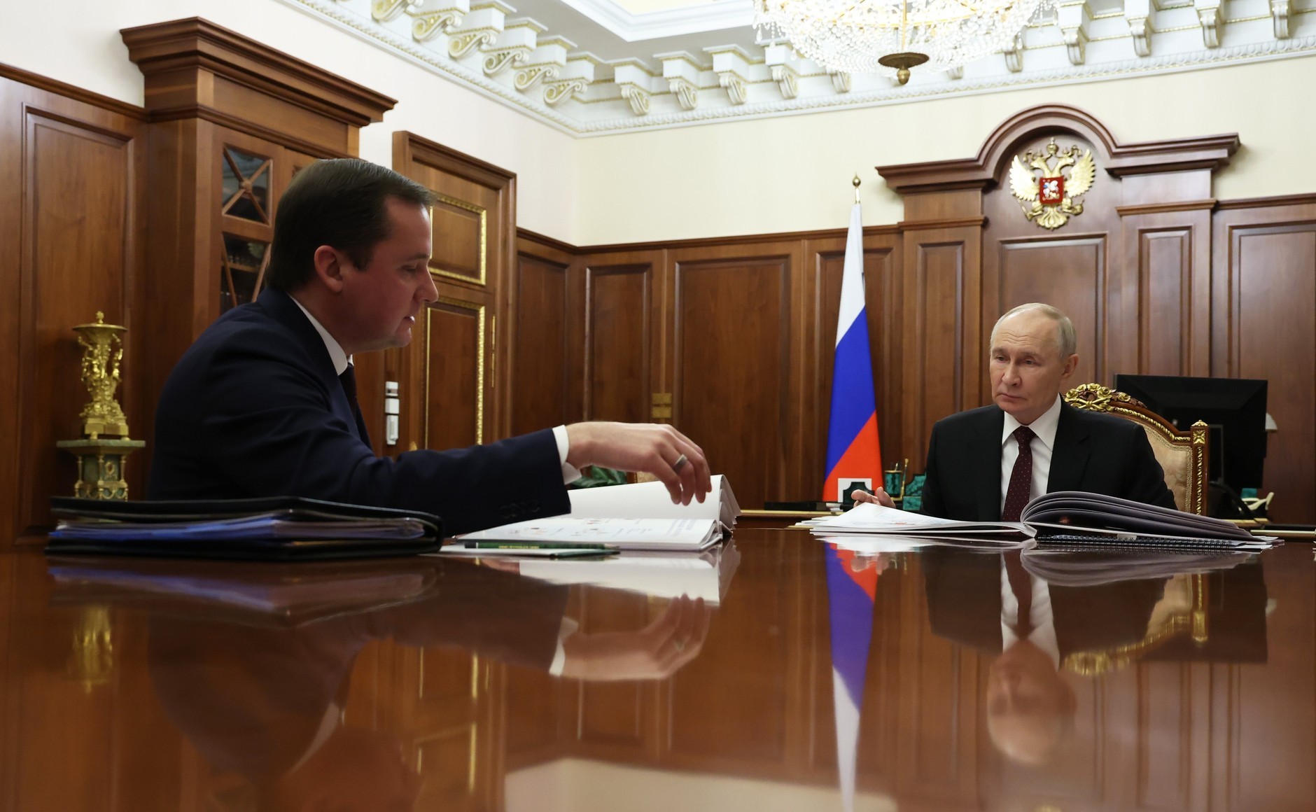 瓦洛佳小朋友  会见阿尔汉格尔斯克州州长亚历山大·齐布尔斯基弗拉基米尔·普京与阿