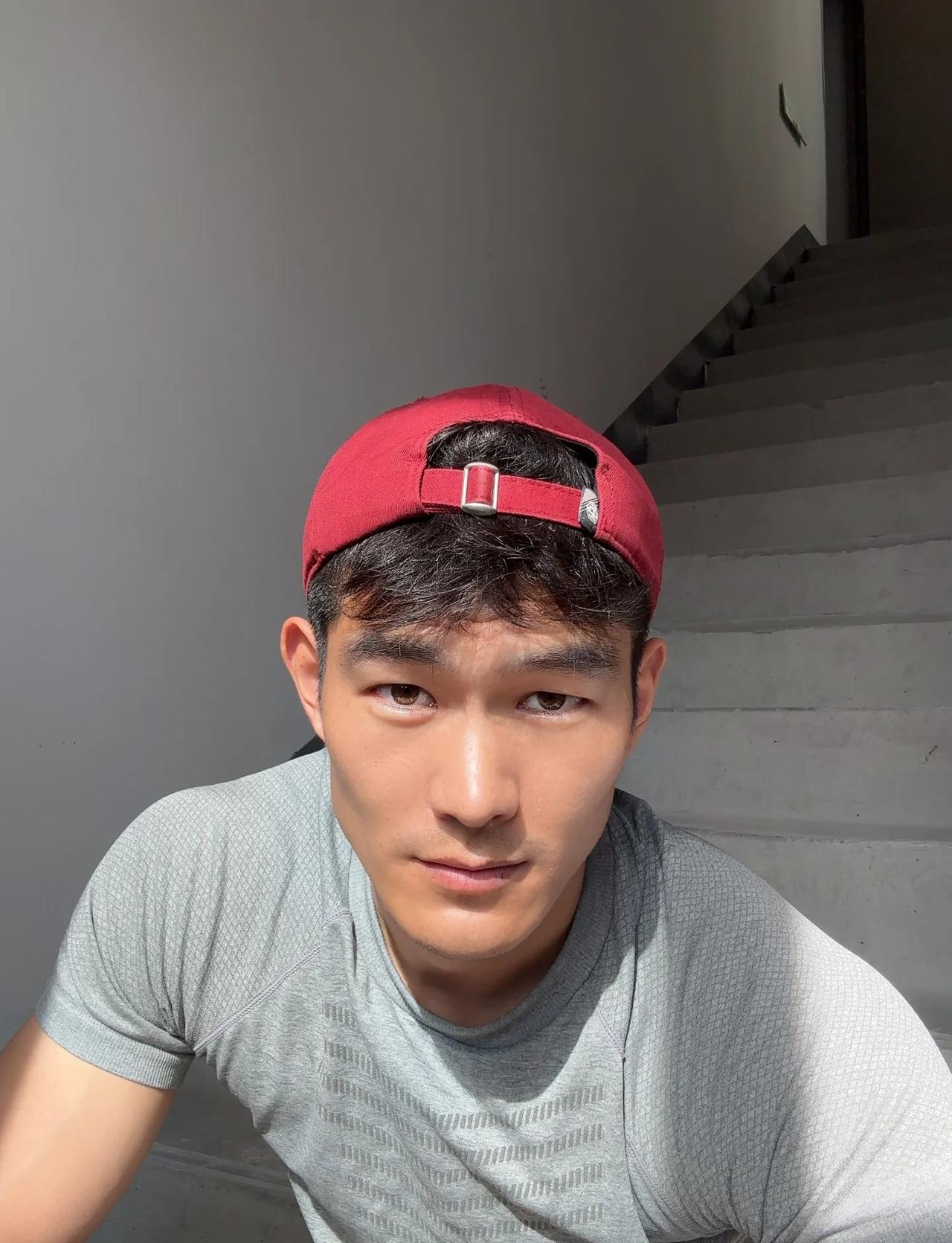 这个楼梯光很好
成长 健身
