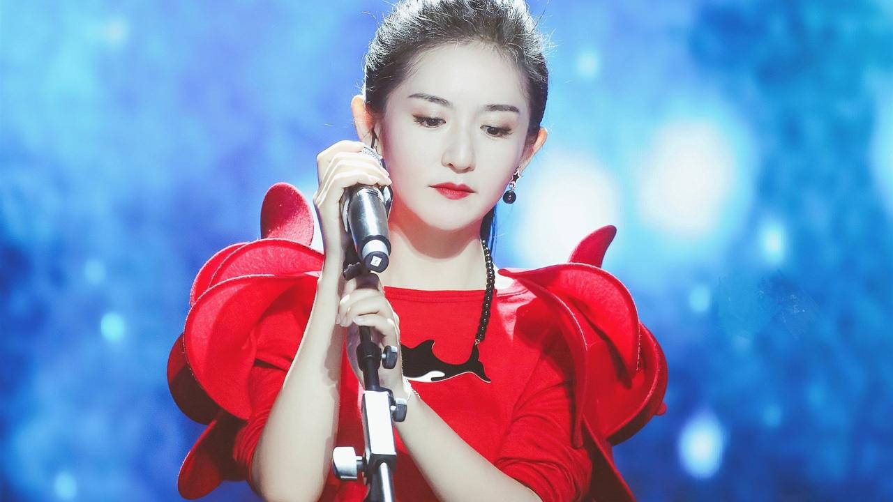 谢娜真是艺高人胆大，让人不得不佩服。大家都知道她一直是以主持人身份活跃在荧幕上，
