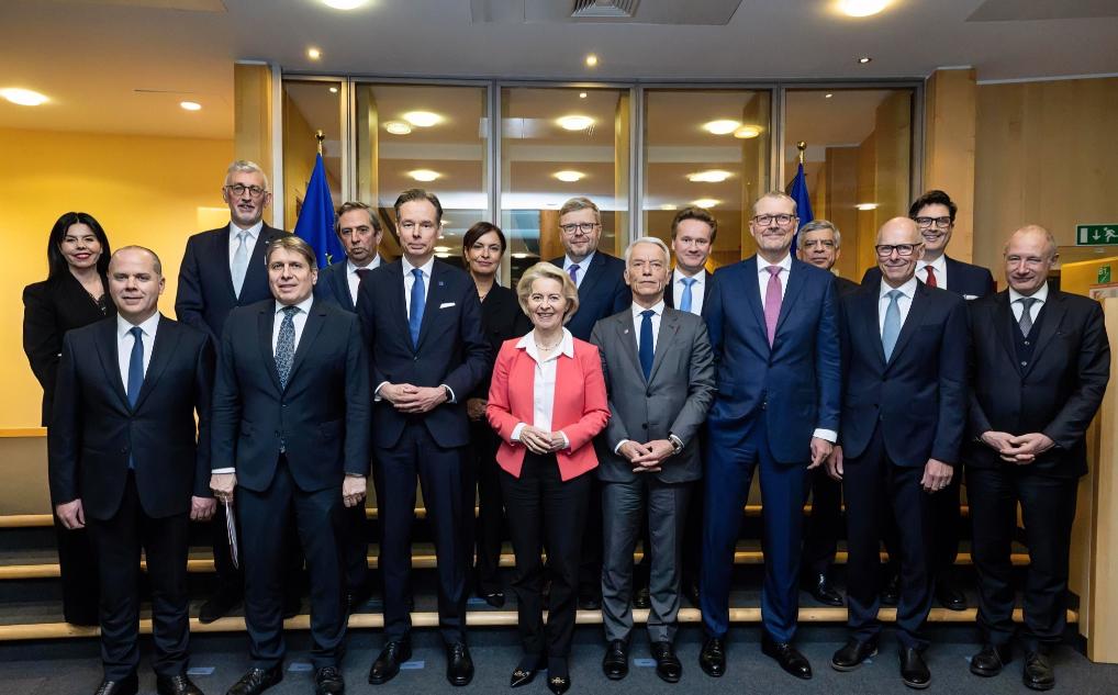 欧盟服软，法国气炸了

就在最近，欧盟官方一纸公告，直接把法国推到了怒火的顶点。