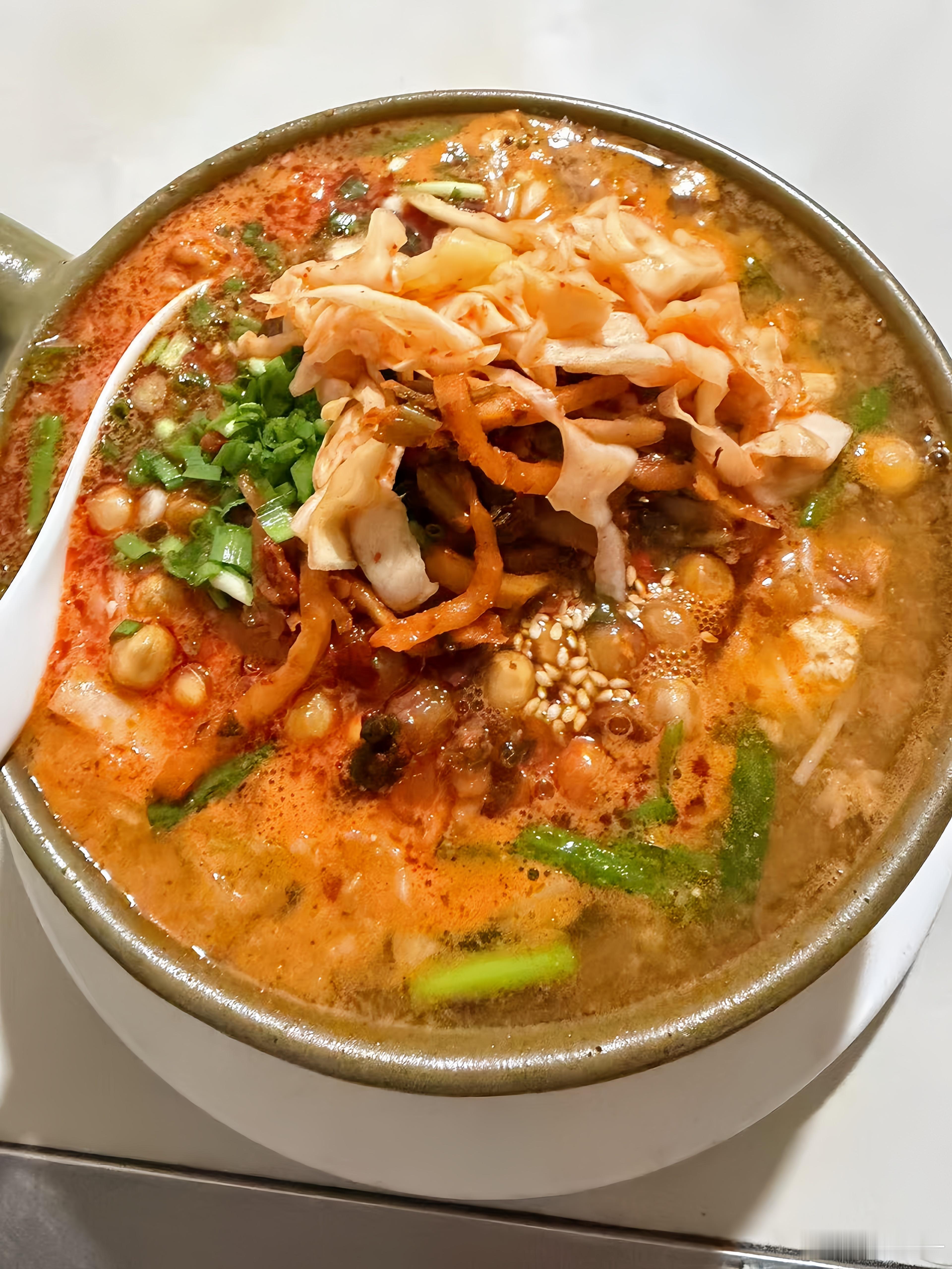 谁能拒绝一碗臭豆腐砂锅饵丝呢 ​​​