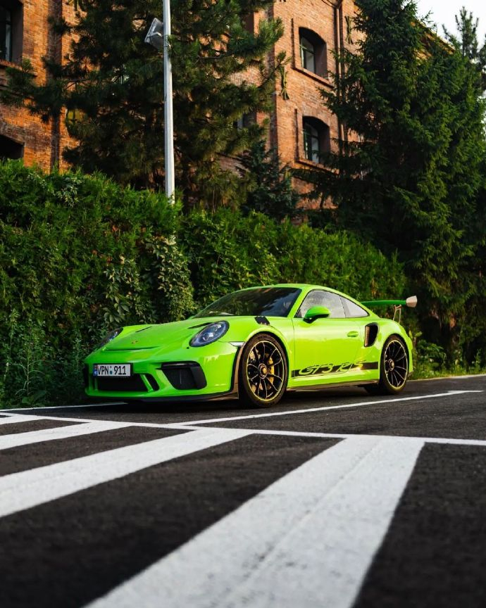 保时捷911 GT3 RS “Lizard Green” 