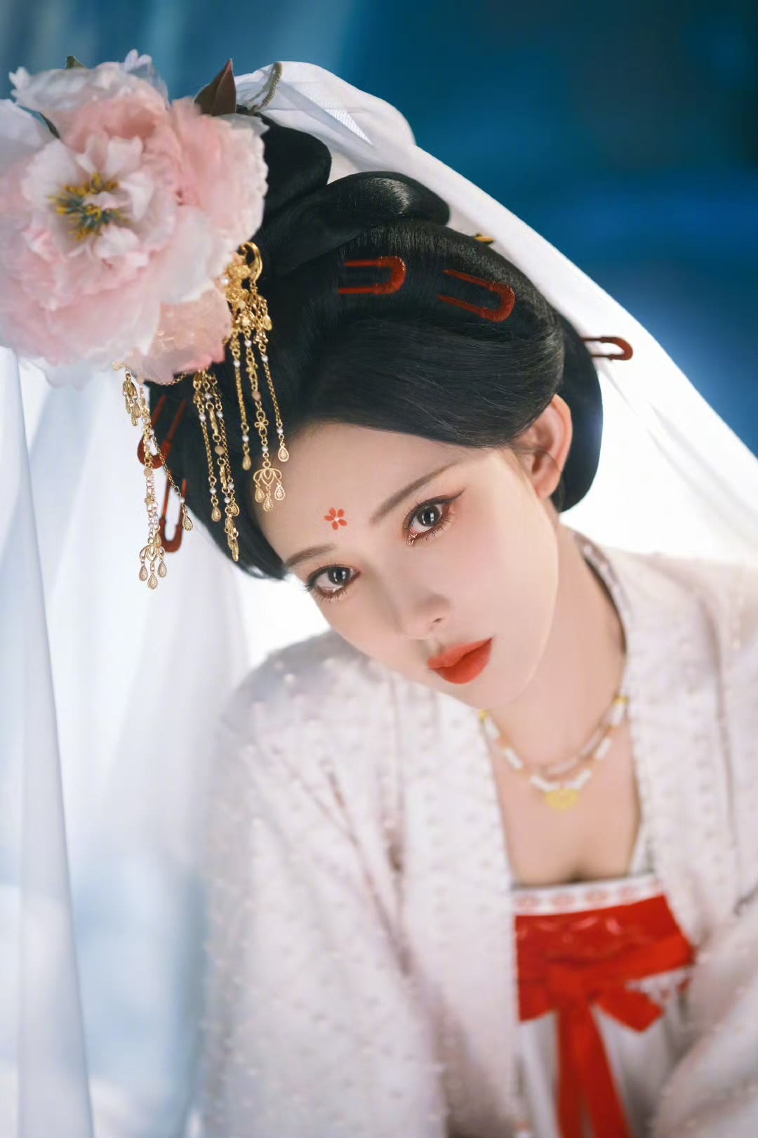 孟子义[超话]孟子义说渡己渡人间孟子义暮晚摇神女造型好绝的一张脸！ ​​​