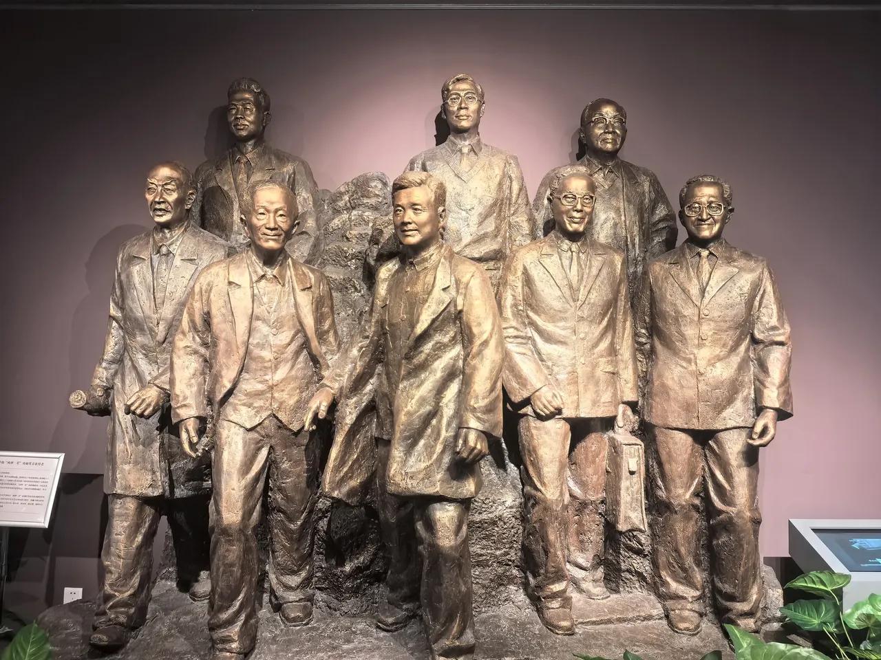 放到今天，不一定非要去戈壁搞科研。对我们普通人来说，做好自己手里的事就是传承。