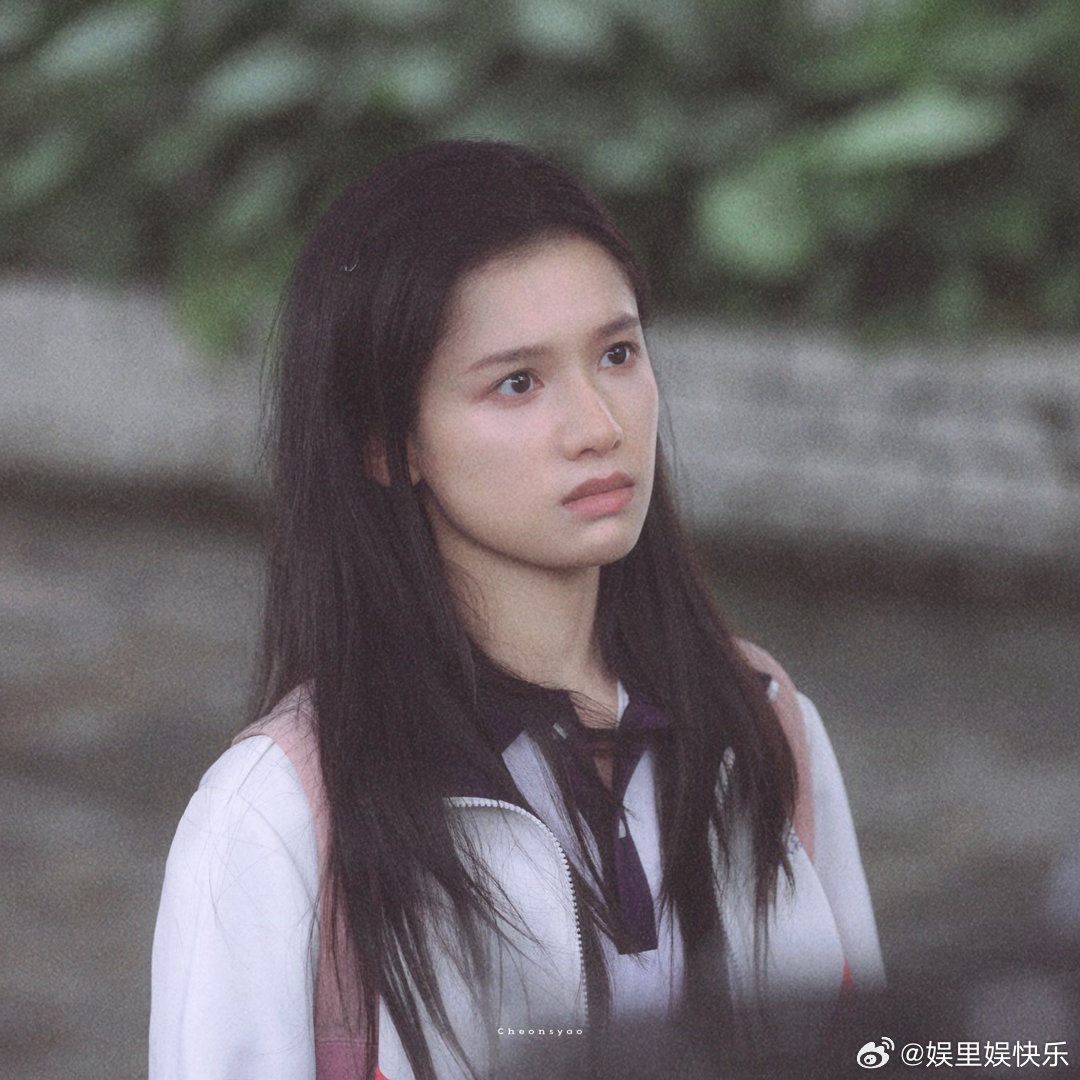 张婧仪演白富美穷学生都有说服力野狗骨头🎬镜头表现力出众，苗靖拮据生活细节拿捏到