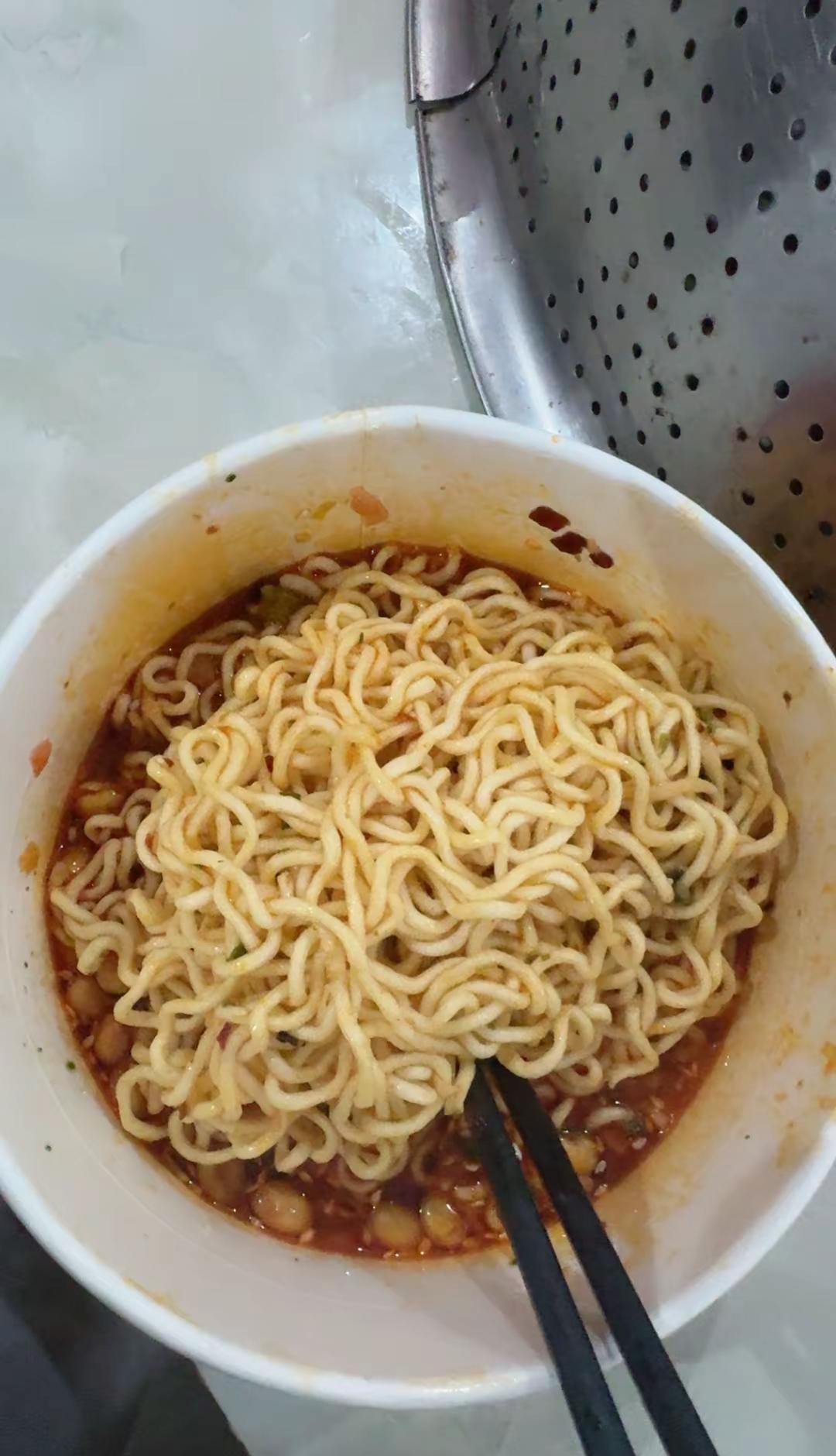 周全不了所有人，那便尽心周全自己！给自己一个拥抱，对自己说一句这一年辛苦了！