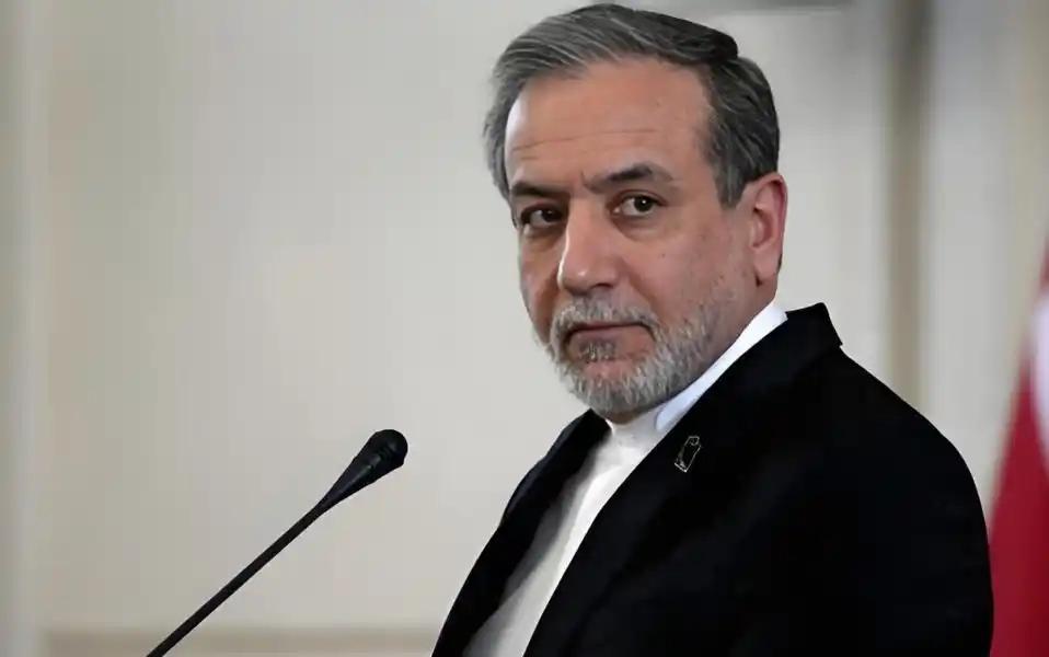 4月9日伊朗外长阿拉格齐和法国外长巴罗，紧急拨通了通话，没有多余的寒暄，一上来就