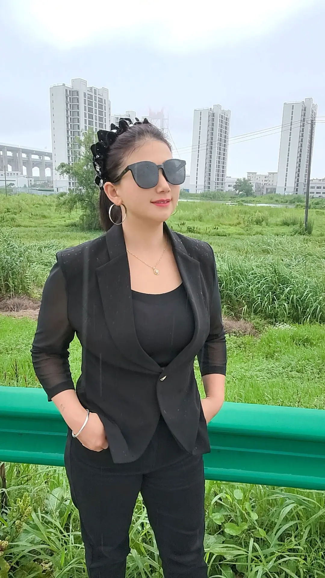 清醒是锚，温柔是帆：看清现实后仍选择善良，看透人性后仍愿意相信，这是最...