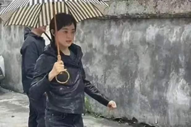 孙俪生图翻车！褪去滤镜尽显沧桑：真正高级的人生，从不用少女感硬撑
 
曾经的孙俪