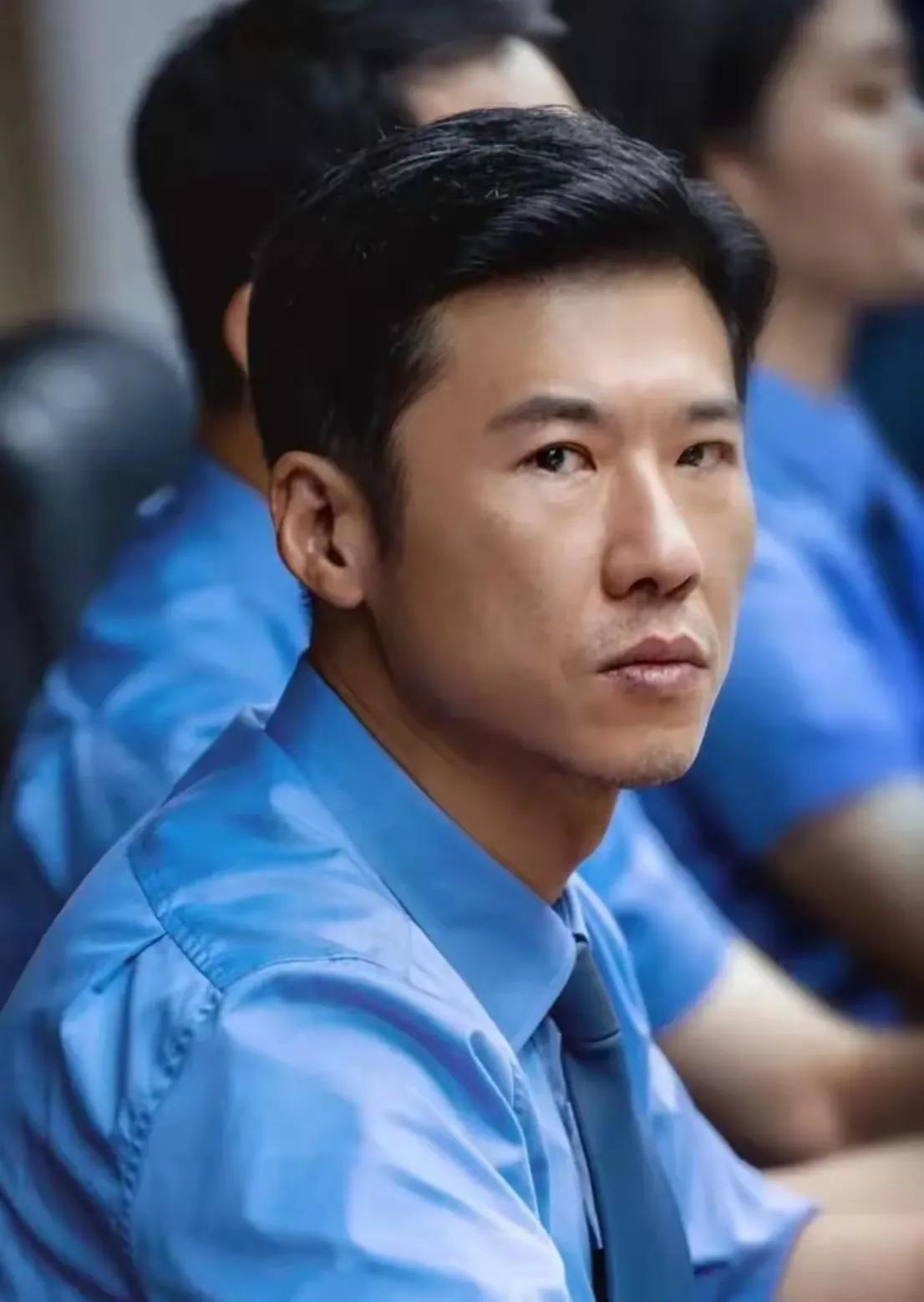 他有大明星妈妈却不依靠，自己打拼出来的成绩很亮眼！想要在娱乐圈发展的星二代，父母