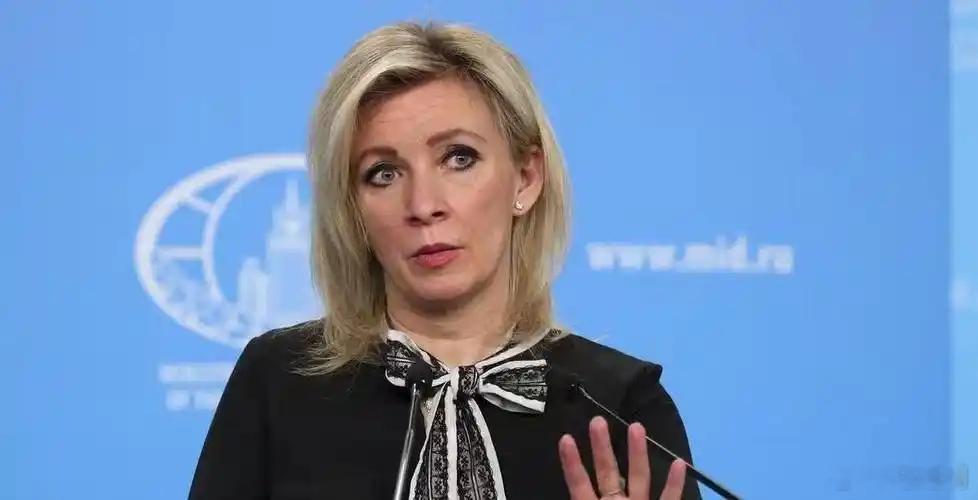 扎哈罗娃说起“统治东方”和日俄抢占中国旅顺港的时候，一点都不顾及中国人的感情。而