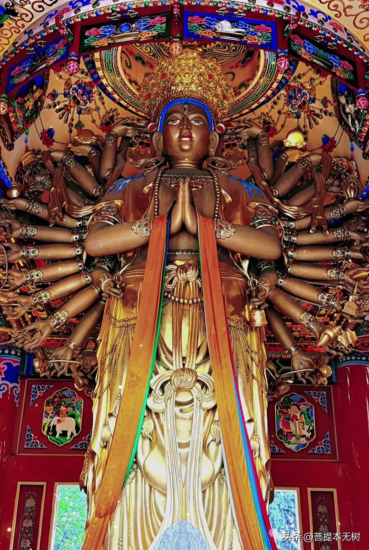 西安广仁寺｜千手千眼观音（密教造像）
这是广仁寺的巨型千手千眼观世音菩萨立像，也